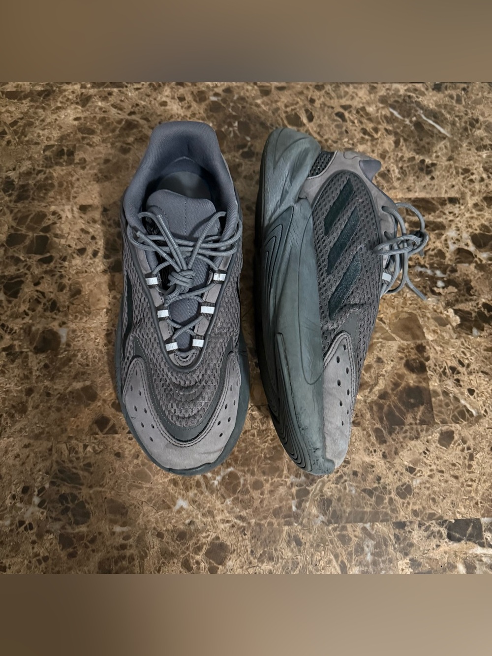 Adidas Ozelia Men's Grey Athletic Lace-Up Sneakers Size 8.5
